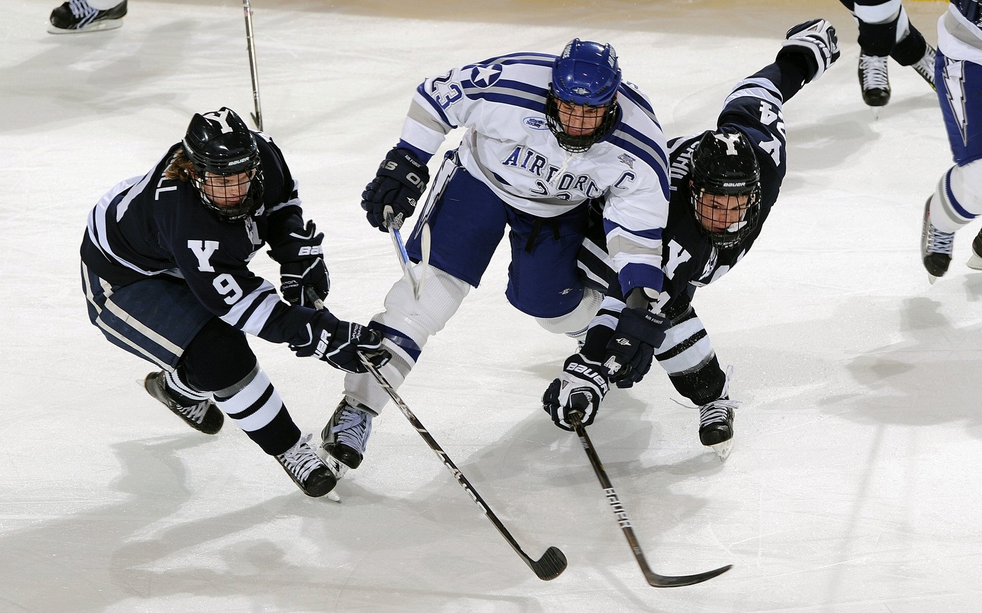 太阳设立“球员情绪识别机制”，实时辅助临场沟通，太阳角色球员
