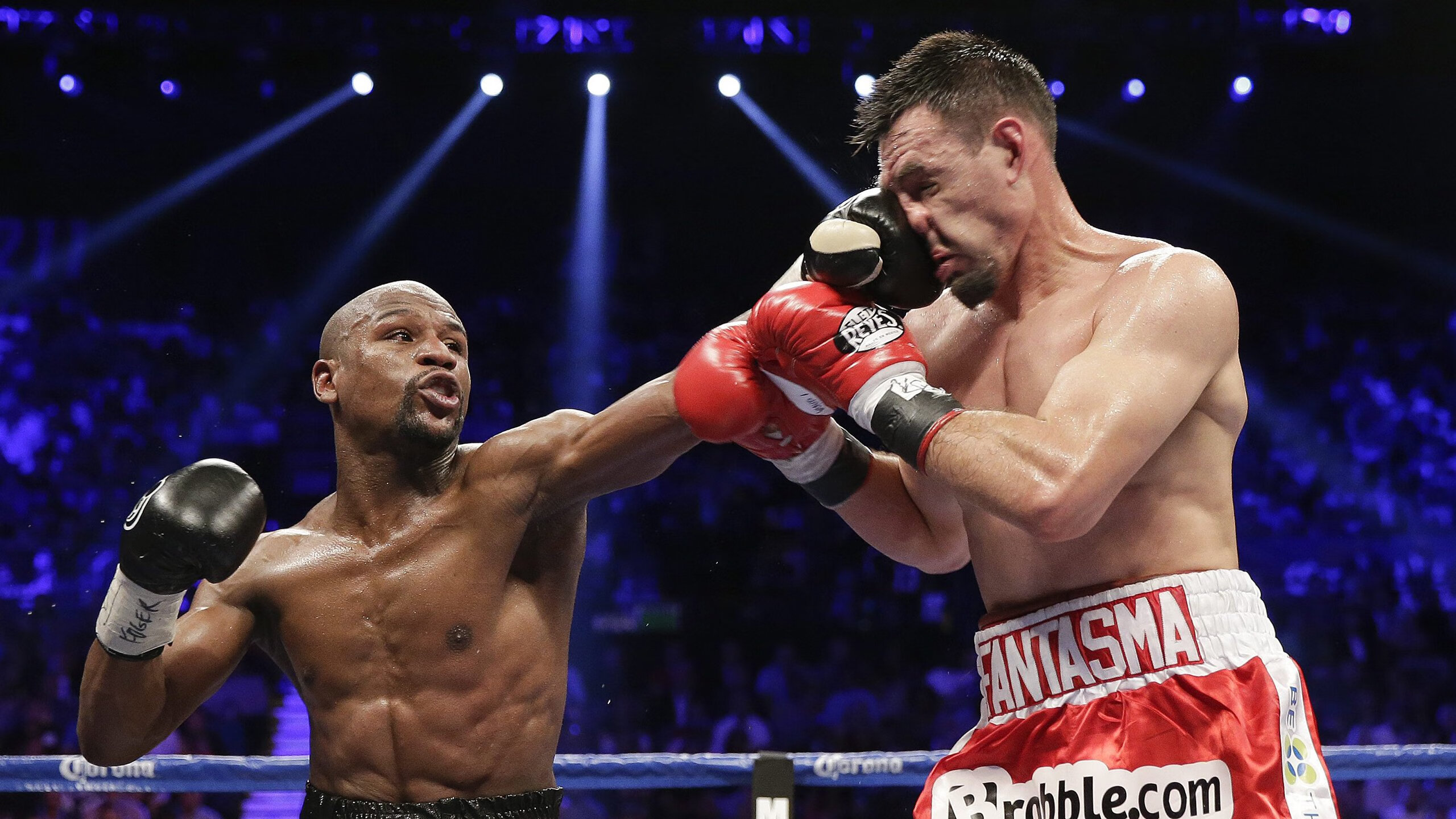 队友之间的默契合作:赛场上的战友情谊,队友和战友